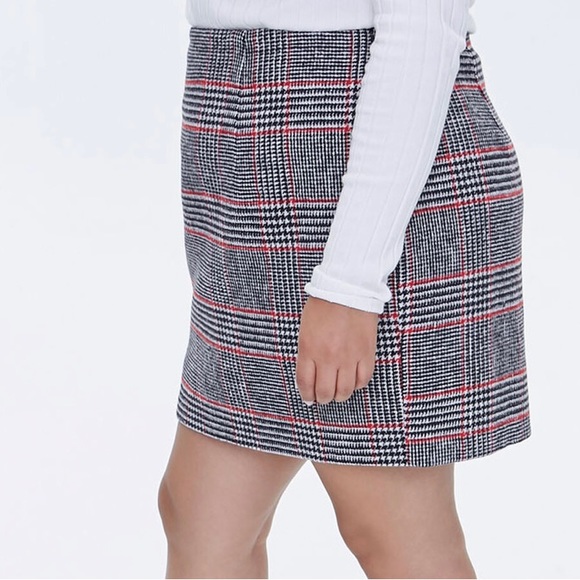 Forever 21+ Wool Blend Plaid Mini Skirt - Size 0X - Picture 3 of 15